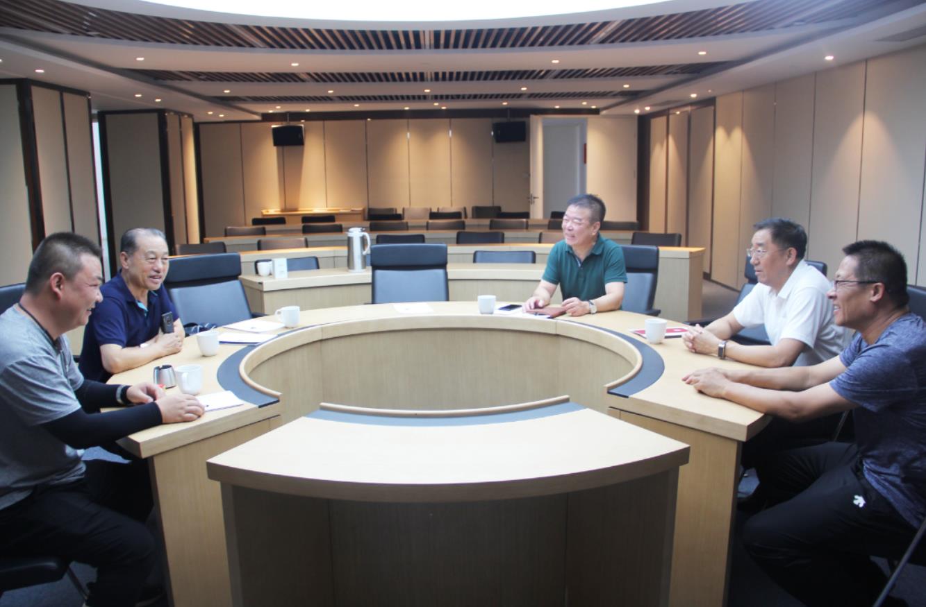 林永亮執(zhí)行會長到部分申報“名優(yōu)特”認(rèn)定的企業(yè)進(jìn)行實地調(diào)研