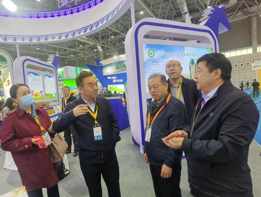 內(nèi)蒙古1400多種有機、綠色農(nóng)畜產(chǎn)品亮相中國綠色食品博覽會和中國國際有機食品博覽會